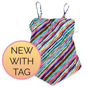 DISCOUNTED SHIPPING 🔸NWT Tankini Top